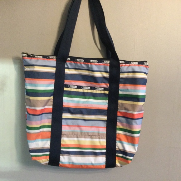 LeSportSac Striped Tote with Zippered Top & Navy Handles, NWOT - Picture 1 of 6